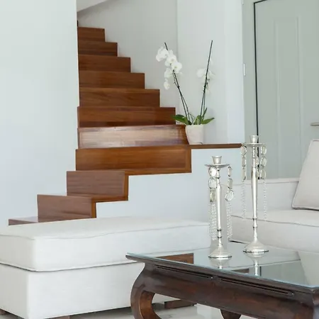 Off White Villas Pondi